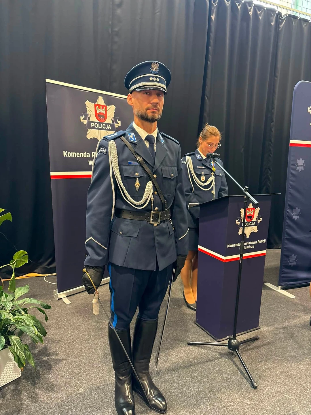Święto Policji w Rawiczu: awanse, odznaczenia i nowy sztandar — zdjęcie 10