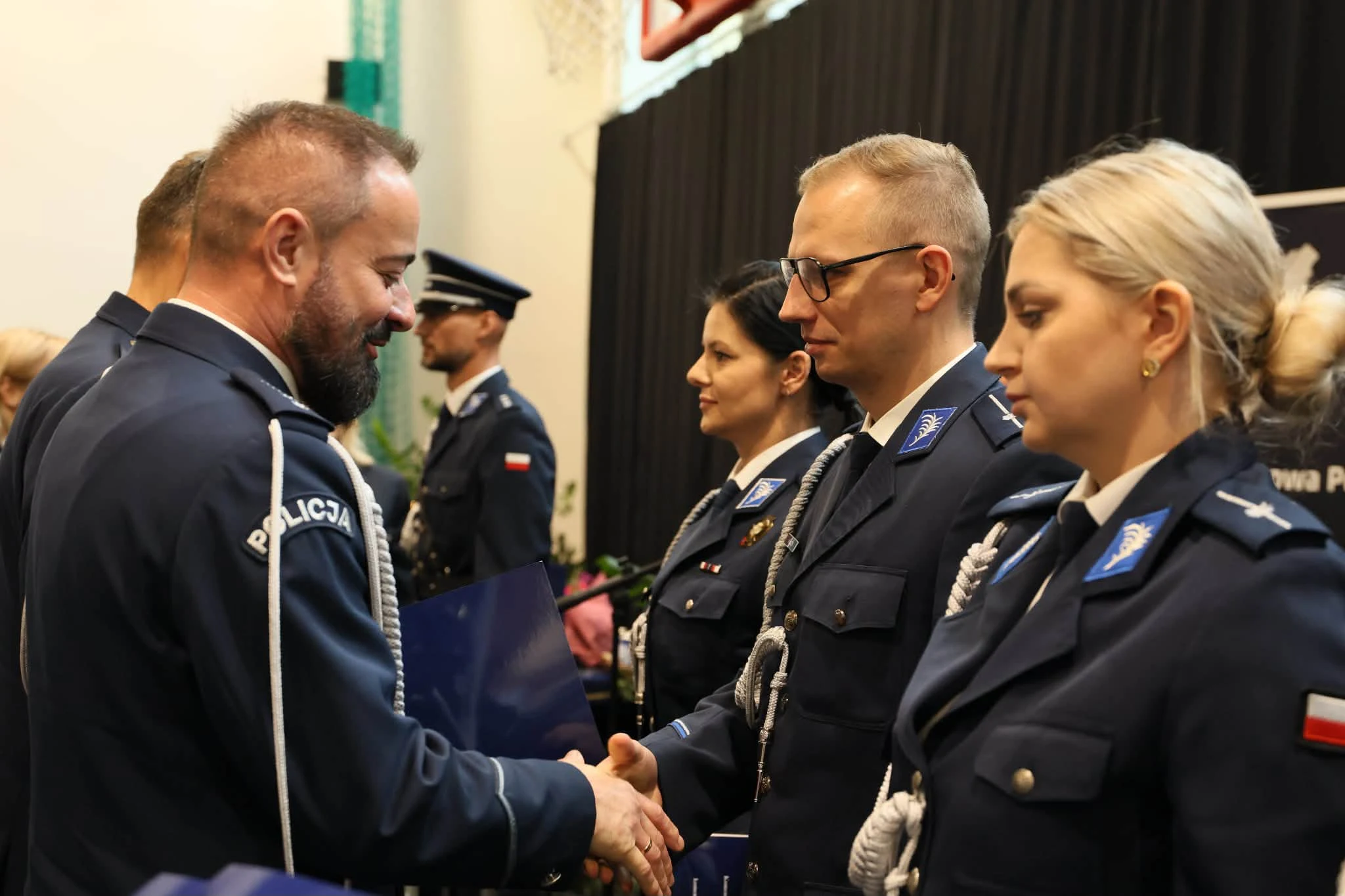 Święto Policji w Rawiczu: awanse, odznaczenia i nowy sztandar — zdjęcie 44